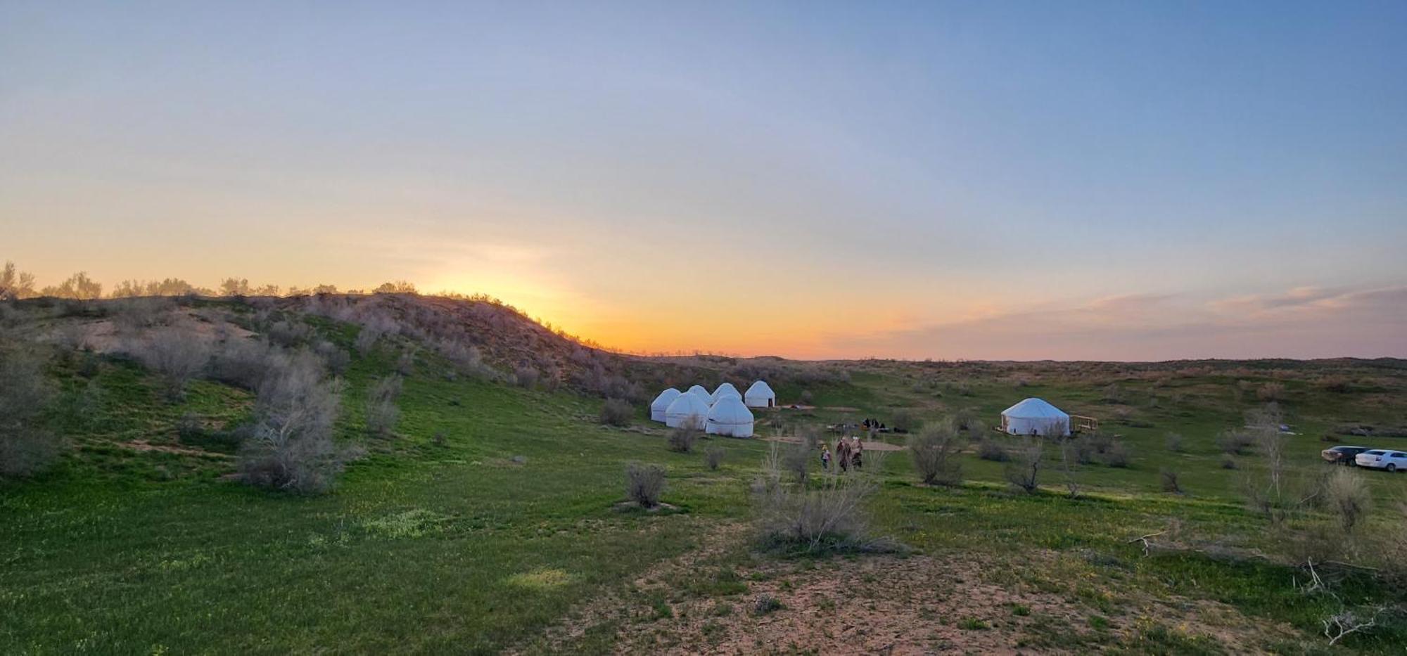 Hotel Kyzylkum Nights Camp & Family Yurt Nurota Exterior foto
