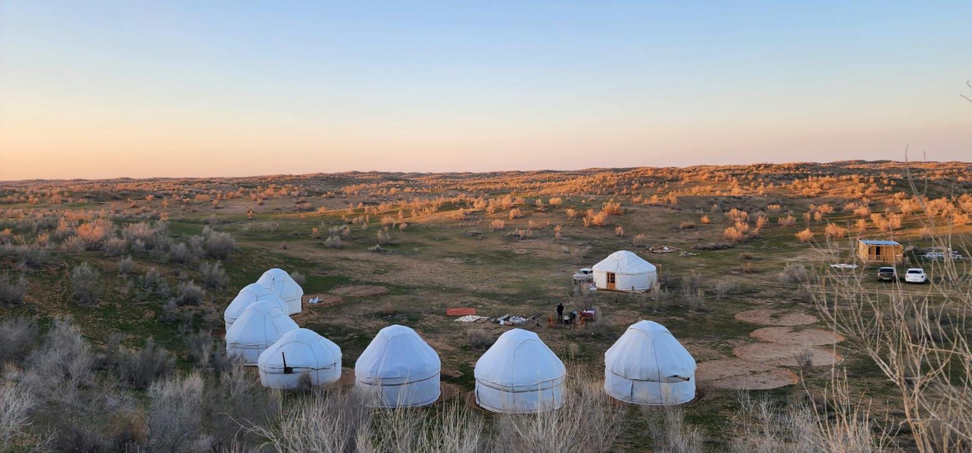 Hotel Kyzylkum Nights Camp & Family Yurt Nurota Exterior foto