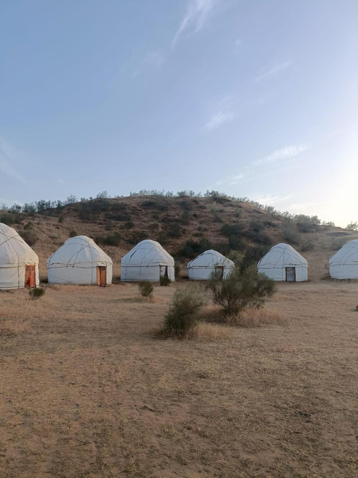 Hotel Kyzylkum Nights Camp & Family Yurt Nurota Exterior foto
